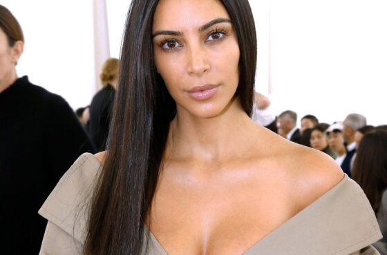 Comment Kim Kardashian a démocratisé le spray tan… et redéfini la beauté moderne