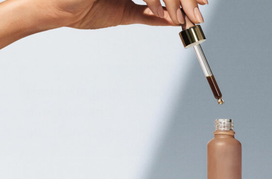 Bronzage en flacon : quand les « activateurs de mélanine » brouillent les frontières du cosmétique